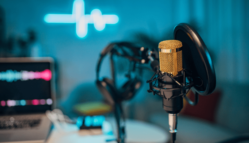 podcast recording microphone